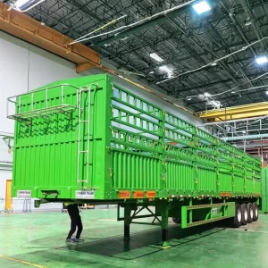 100 Tons Cattle Trailer Livestock Trailer 3 Axles Cargo Animal Sugar Cane Transport Stake Fence Semi Trailer Truck