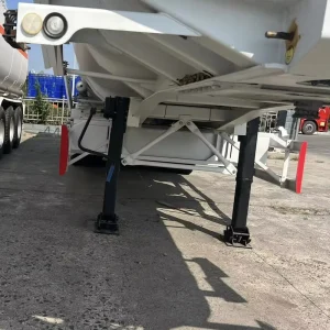 3-Axle Bulk Cement/Dry Powder Tanker Semi-Trailer with 40CMB Tank Capacity (Customizable Capacity)