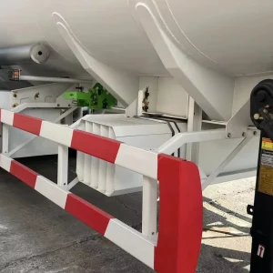 3-Axle Bulk Cement/Dry Powder Tanker Semi-Trailer with 40CMB Tank Capacity (Customizable Capacity)