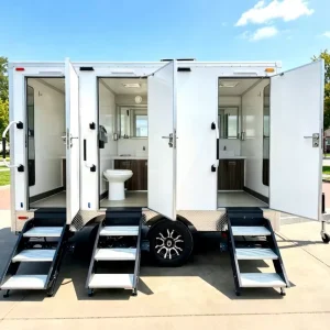 3 Stalls Luxury Vip Mobile Toilet Trailer Outdoor Public Portable Bathroom Trailer Temporary Mobile Restroom Trailer