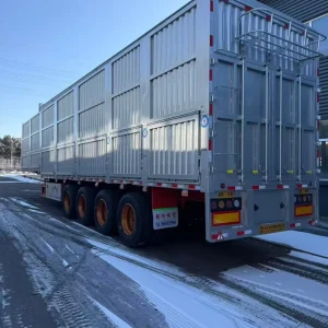 4 Axle Livestock Transport Semi Trailer Enclosed Fence Trailer for Cattle Sheep & Poultry Transportation
