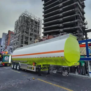 Customizable Large Capacity Fuel Tanker Trailer Semi Trailer for Oil Diesel Gasoline Steel Truck Trailers