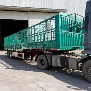 Customized Corn Rice Cotton Animal Transporting Stake Fence Semi Trailer Trucks