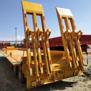 Hydraulic 3 Axle Gooseneck Lowbed Semi Trailer Low Loader Lowboy Truck Trailer with Hydraulic Lifting System