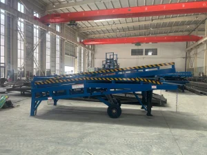 Hydraulic Unloading Mobile Boarding Bridge Foldable Dock Ramp for Container Loading Lift