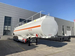 Large-capacity Gasoline Transport Carbon Steel Three-axle Tank Trailer