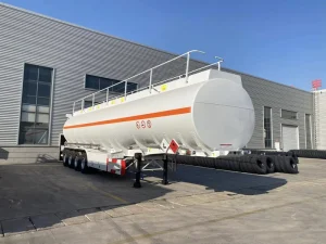 Large-capacity Gasoline Transport Carbon Steel Three-axle Tank Trailer