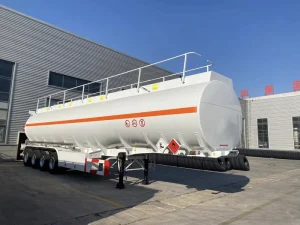 Large-capacity Gasoline Transport Carbon Steel Three-axle Tank Trailer
