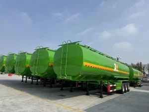 Large-capacity Gasoline Transport Carbon Steel Three-axle Tank Trailer