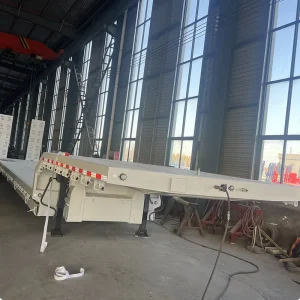 Multi-Purpose Lowbed Trailer with Ramps 45 Tons Capacity Self-Loading Hauling