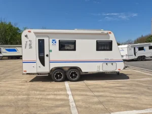 OEM ODM Customized Modern Lightweight 4 Person Design Dual Axle RV Outdoor Camping Caravan Camper Van RVs Travel Trailers